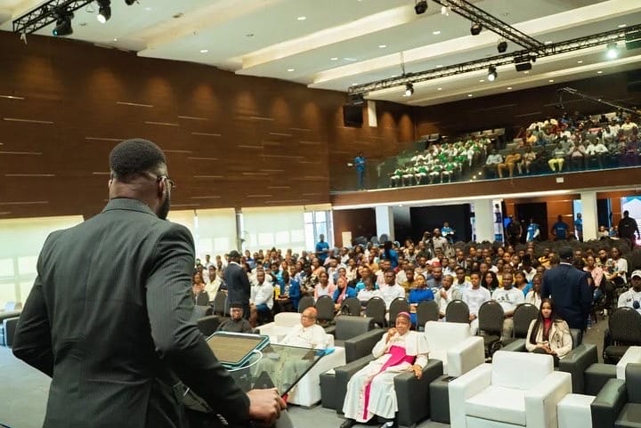 Image gallery marquee